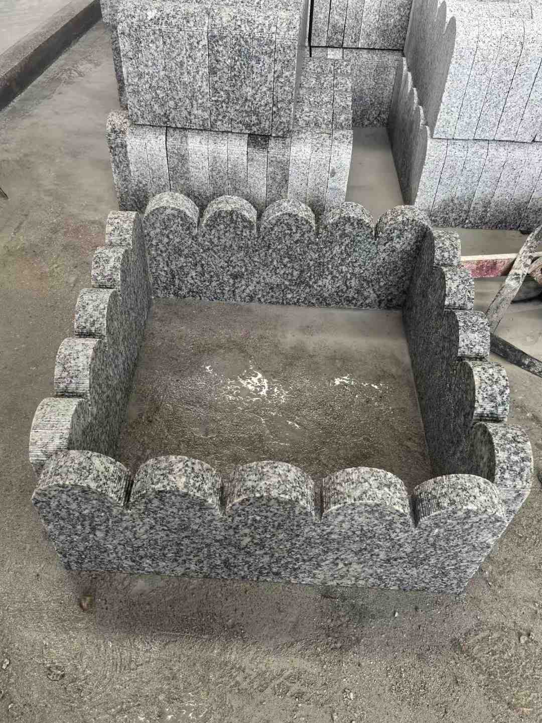 黑龙江 花边石、花坛围栏石、花池界石、菜园栅栏石、镶边石、波浪状界石介绍