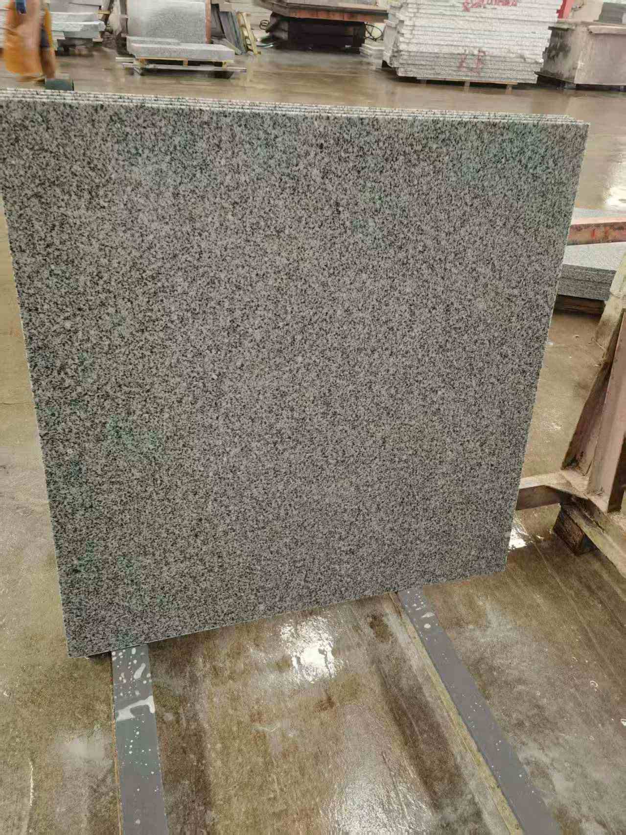 黑龙江 芝麻白光面900*900，高地铁标准