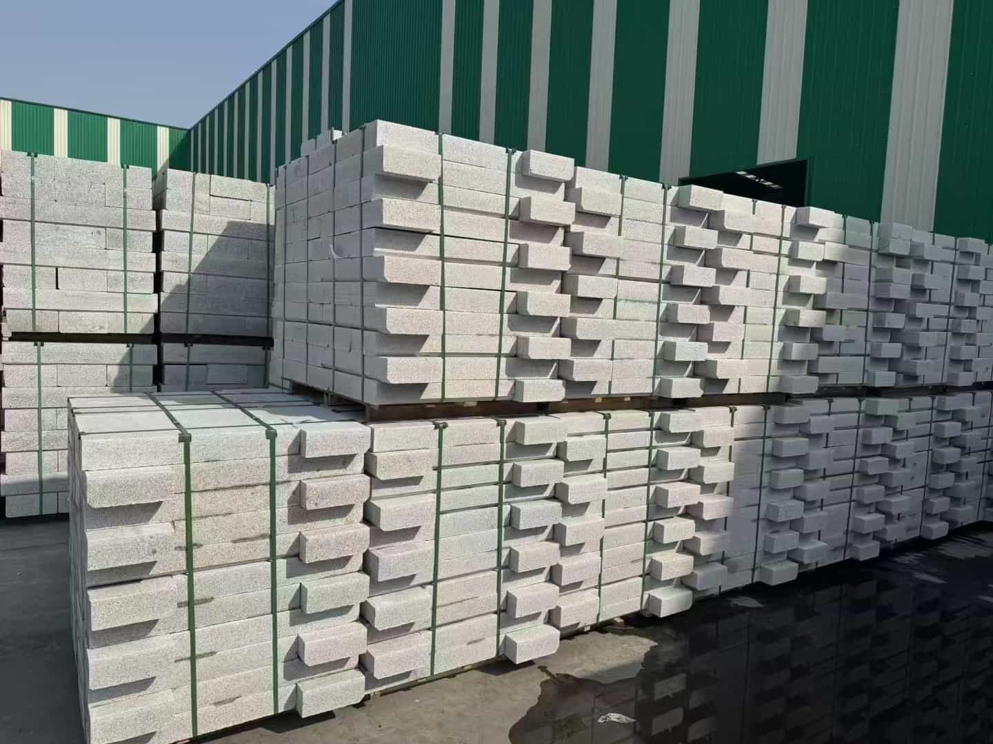 黑龙江芝麻白路沿石