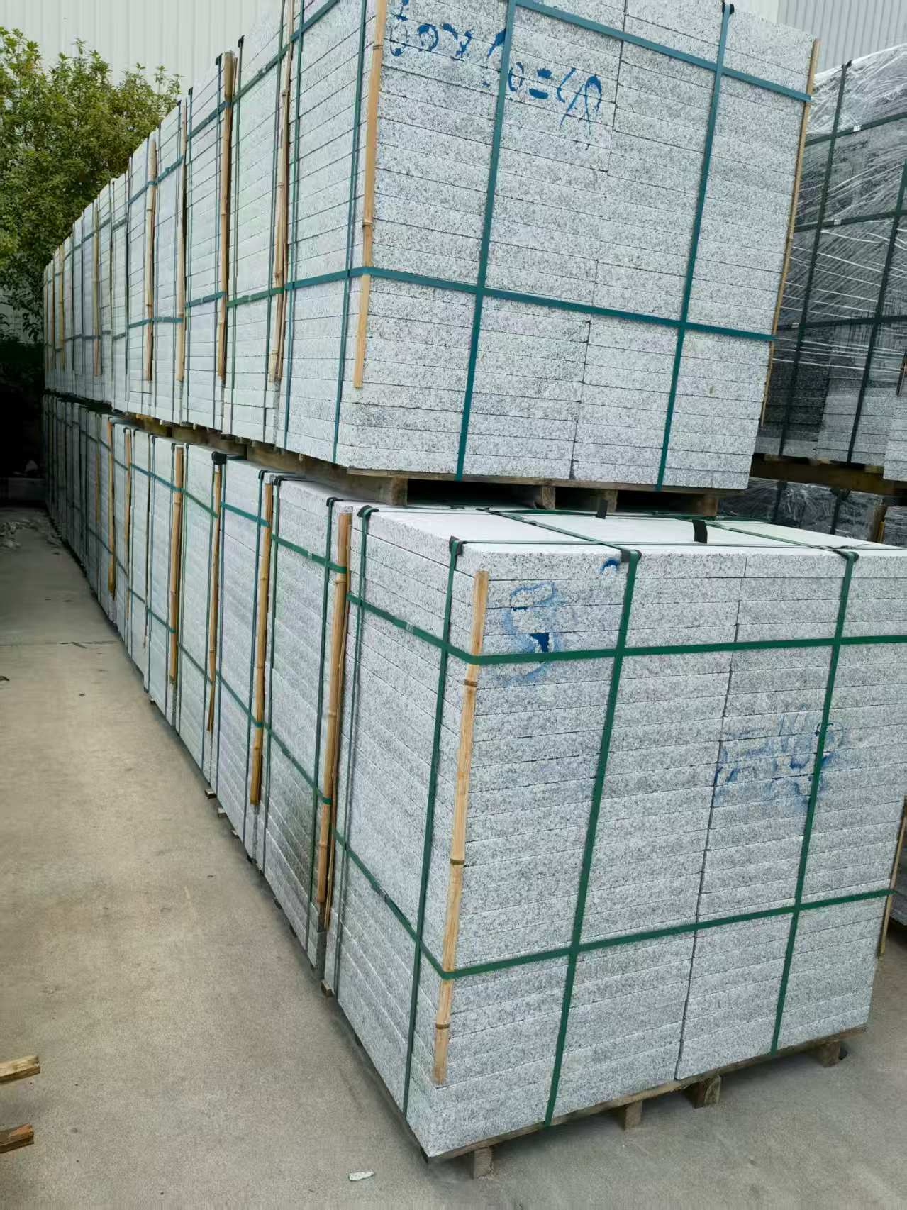 黑龙江 大花芙蓉白火烧成品，市政园林广场地铺石